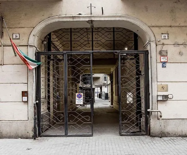 Centre Point Apartment