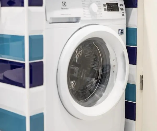 Centre Point Apartment *